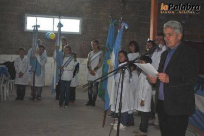 Zara encabez� el acto por el 57� aniversario de la localidad de Los Pocitos
