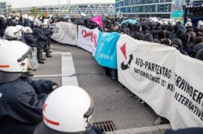 Cientos de detenidos por protestas contra pol�ticas islamof�bicas
