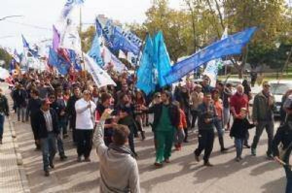 Gran convocatoria al acto del 1� de Mayo de la Mesa de Unidad Sindical