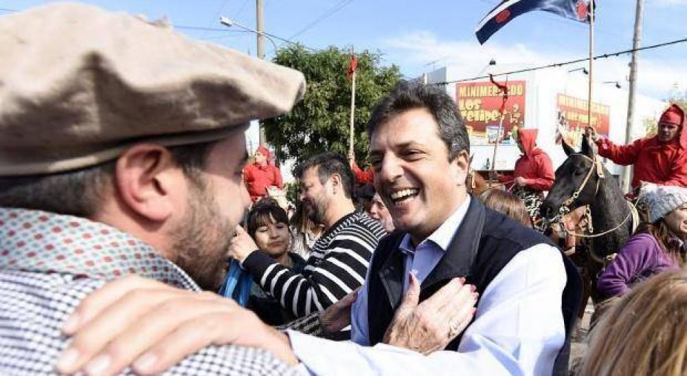 Massa hizo pie en la Provincia y abog� por la unidad de trabajadores con empresarios