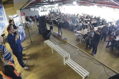 Linares: �el que toca un puesto laboral, nos toca a todos�