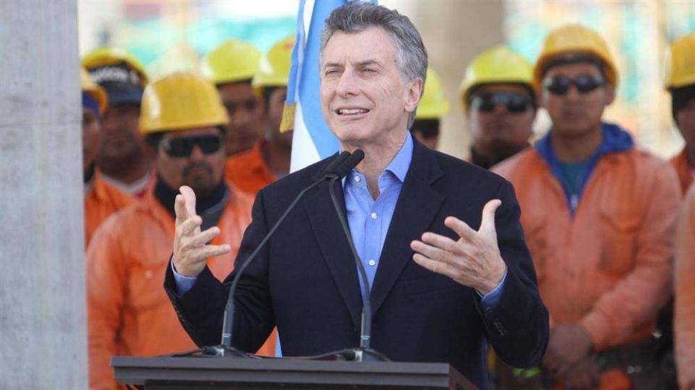 Macri reconoci� el impacto de las medidas, pero advirti� que la econom�a estaba 