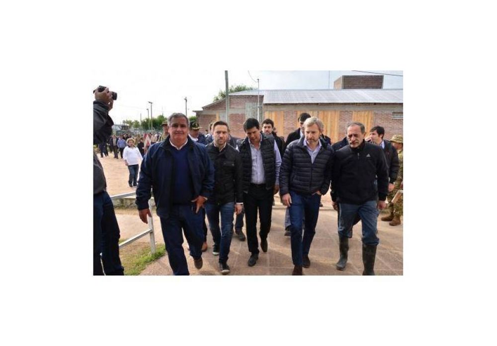 Cinco ministros nacionales recorrieron las zonas afectadas de Villa Parancito