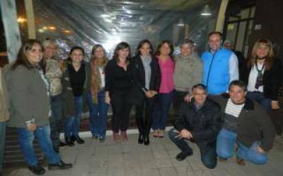 Malena Galmarini entreg� una donaci�n en Carmen de Areco