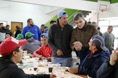 Zabaleta anunci� un 30% de aumento para los municipales de Hurlingham