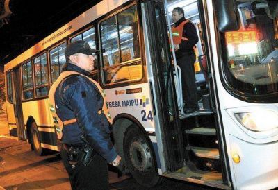 Hallan alrededor de 60 colados en cada operativo de colectivos en Mendoza