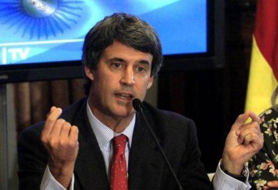 El ministro Prat-Gay destac� un aumento del empleo y salarios