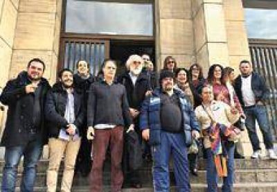Apuntan contra Macri por �coacci�n�