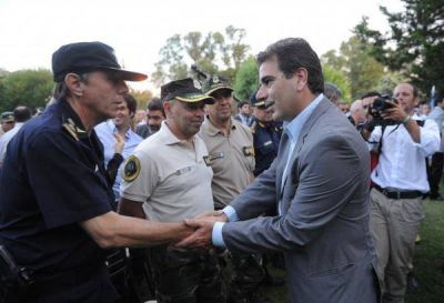 Ministro le pide a los intendentes que tengan �una actitud democr�tica�