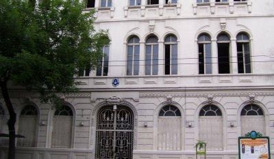 Denuncian despidos en la UBA