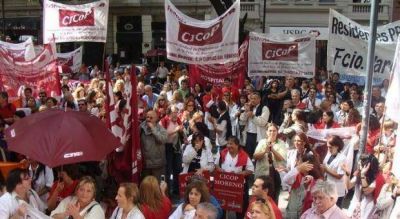 M�dicos bonaerenses inician nuevo paro de 72 horas e instalan carpa frente al Congreso