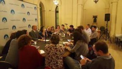 Legisladores y comuneros del FpV reunidos por tarifas y presupuesto