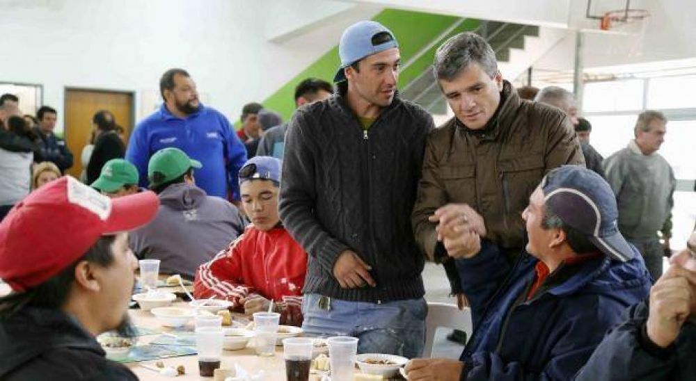 El intendente de Hurlingham anunci� un 30% de aumento para los municipales