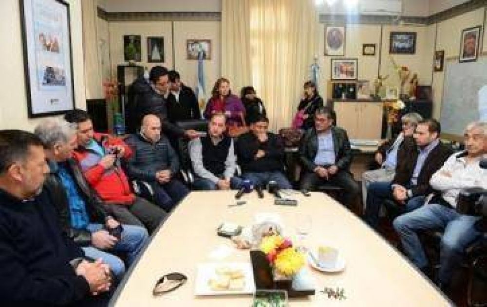 Petroleros amenazan con endurecer las medidas