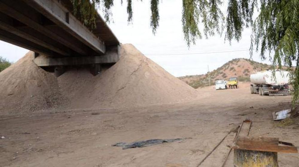 Paran obra del puente a Isla Jord�n