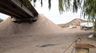 Paran obra del puente a Isla Jord�n