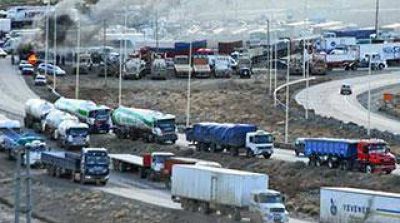 Camioneros paralizar� la distribuci�n de combustibles y alimentos