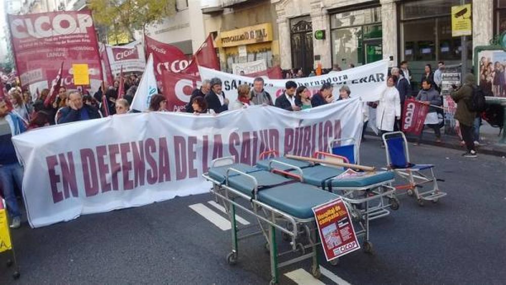 M�dicos bonaerenses inician el 10� paro en el a�o e instalan una carpa sanitaria en el Congreso
