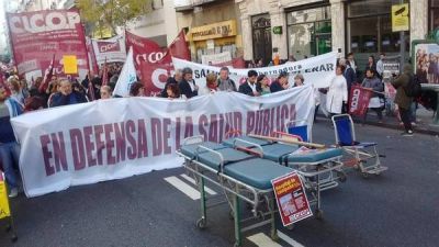 M�dicos bonaerenses inician el 10� paro en el a�o e instalan una carpa sanitaria en el Congreso