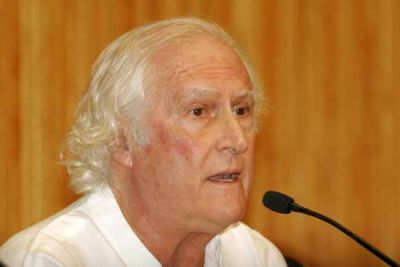 Pino Solanas brindar� una conferencia sobre Pol�ticas Ambientales