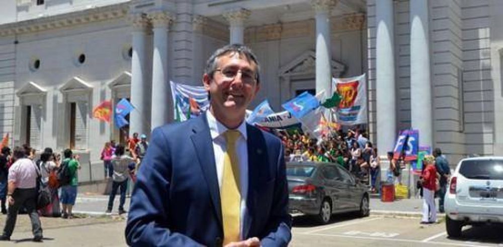 M�s Varela: 