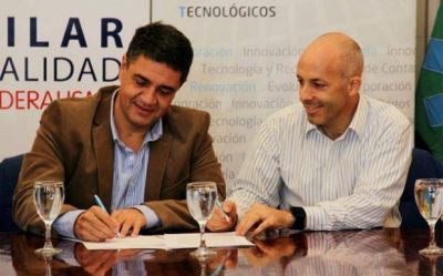 Ducot� particip� de reuni�n con intendentes en Mor�n