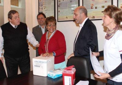 Vacunan contra la gripe a trabajadores del transporte