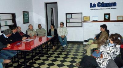 Presentaron el plan de repavimentaci�n y bacheo de la calle Rivadavia