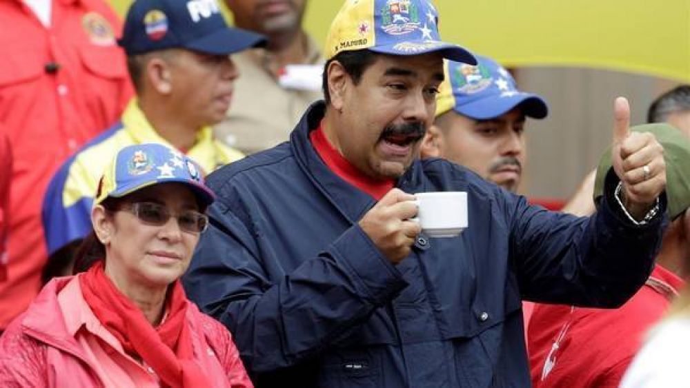Maduro amenaza con suspender el revocatorio a su mandato