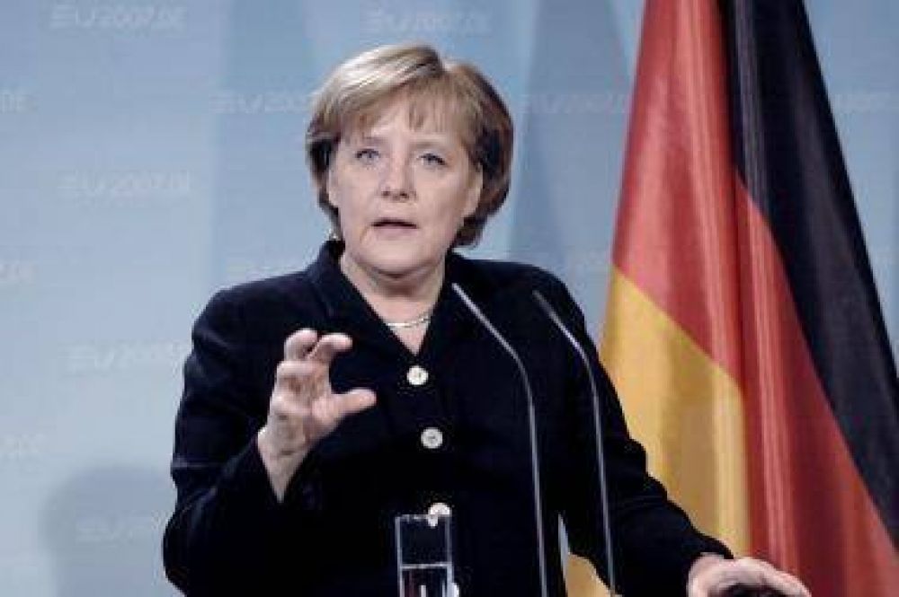 Merkel quiere luchar contra el ascenso de la ultraderecha del Frente Nacional francs