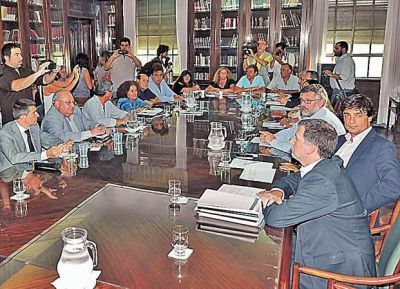 La Provincia reabre la paritaria con los gremios estatales