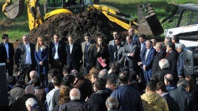 Vidal busca recomponer el fondo del conurbano con aval de Macri