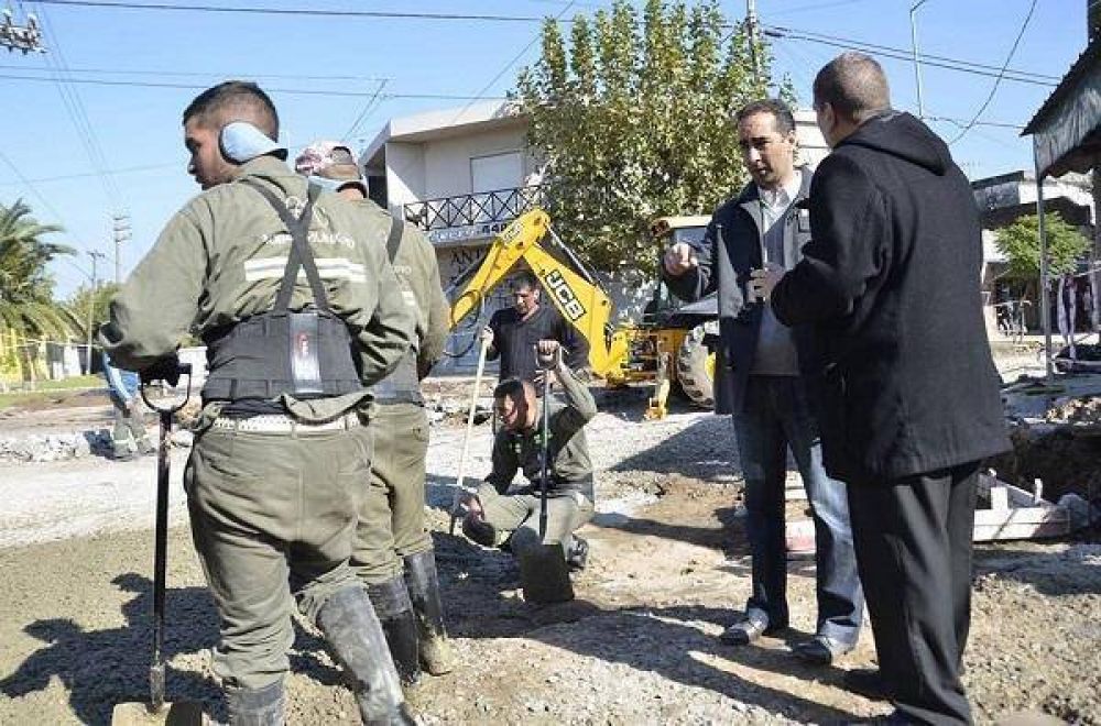Tagliaferro recorri� obras de repavimentaci�n en la calle French