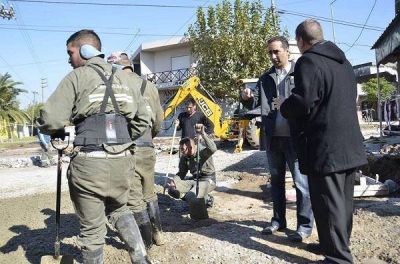 Tagliaferro recorri� obras de repavimentaci�n en la calle French