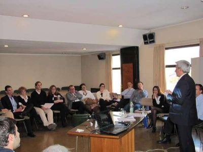 SE REALIZ� EN AZUL UNA REUNI�N REGIONAL DE DIRECTIVOS DE PAMI