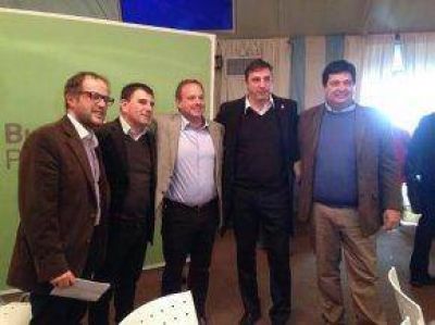 Bertellys particip� de la presentaci�n del Plan Ambiental de la Provincia