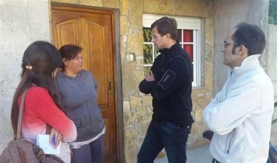 El intendente sigue recorriendo los barrios casa por casa