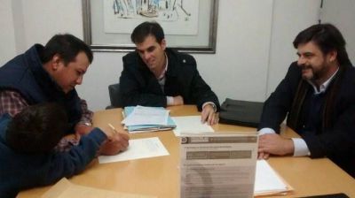 SE FIRM� LA ESCRITURA N� 17 DEL PROGRAMA PRO CREAR Y BANCO MUNICIPAL DE TIERRAS