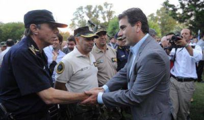 Ministro le pide a los intendentes que tengan �una actitud democr�tica�