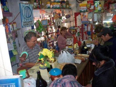 En los barrios se organizan para comprar mercader�a m�s barata y fraccionada