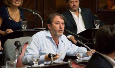 Se parti� el bloque PJ del Senado bonaerense