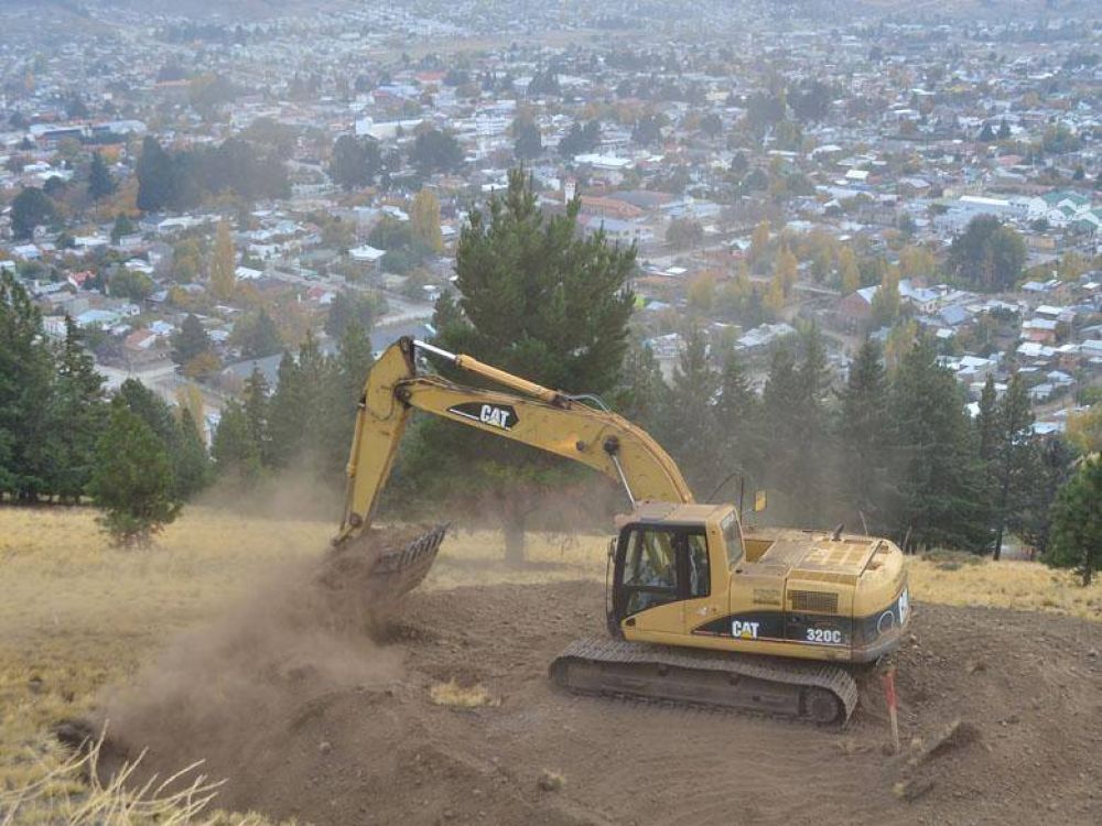 BARRIO CEFERINO: Trabajan en lotes para la construcci�n de viviendas