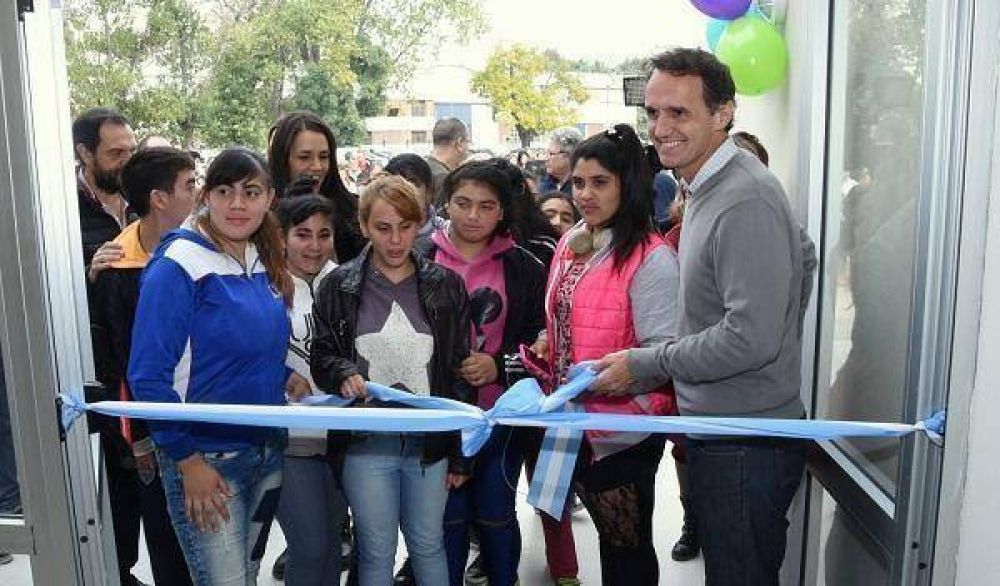 Katopodis inaugur el Centro de Oportunidades para la Inclusin