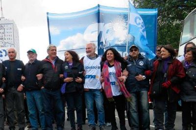 Universitarios volver�n al paro tras el rechazo a la propuesta salarial
