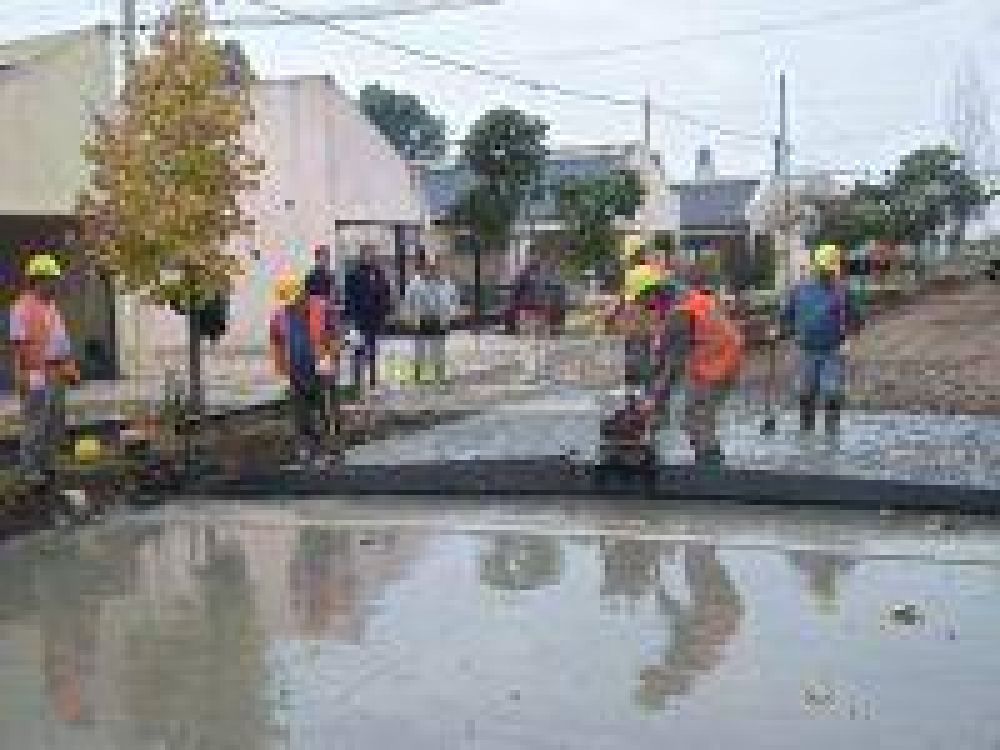 Comenzaron las primeras obras de pavimentaci�n de la gesti�n de Salom�n