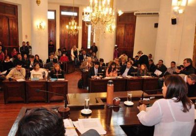 El Concejo envi� a comisi�n un proyecto para anular la suba del colectivo