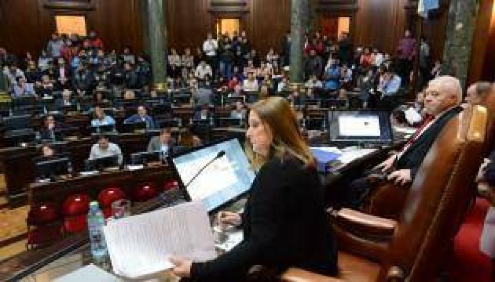 Legislatura: la sesi�n termin� caliente