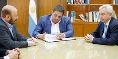 Acuerdo entre Triaca, Insfr�n y la SRT para fortalecer la prevenci�n