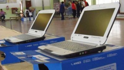Otra deuda de Crovetto: no hay profesionales que trabajen para el Plan �Conectar Igualdad�