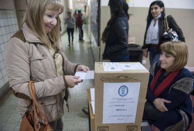 El 77% de los docentes eligi� sus representantes